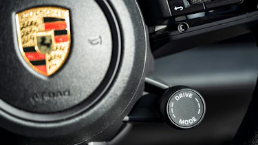 Porsche Taycan 4S Cross Turismo - drive mode