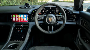 Porsche Taycan 4S Cross Turismo - dash