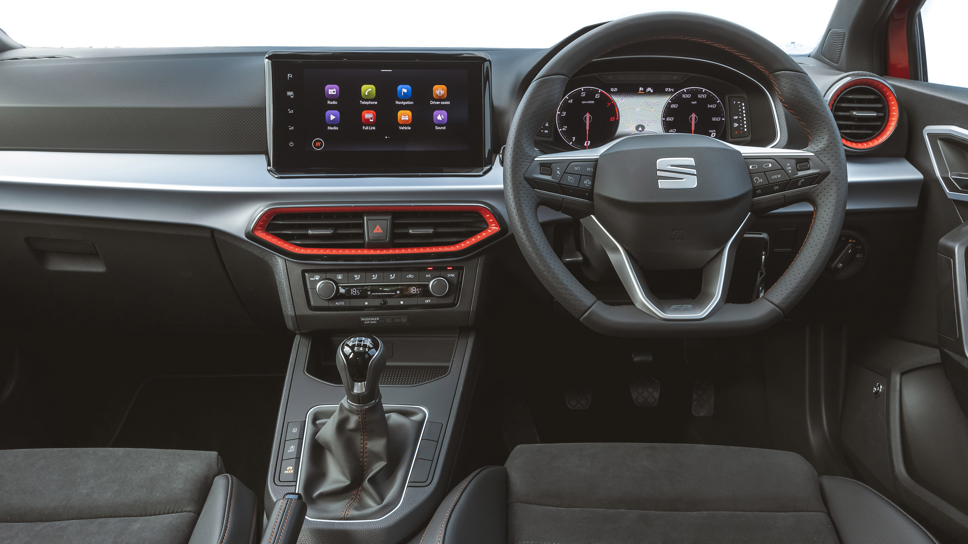 SEAT Ibiza facelift - dash