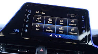 Used Toyota C-HR - infotainment