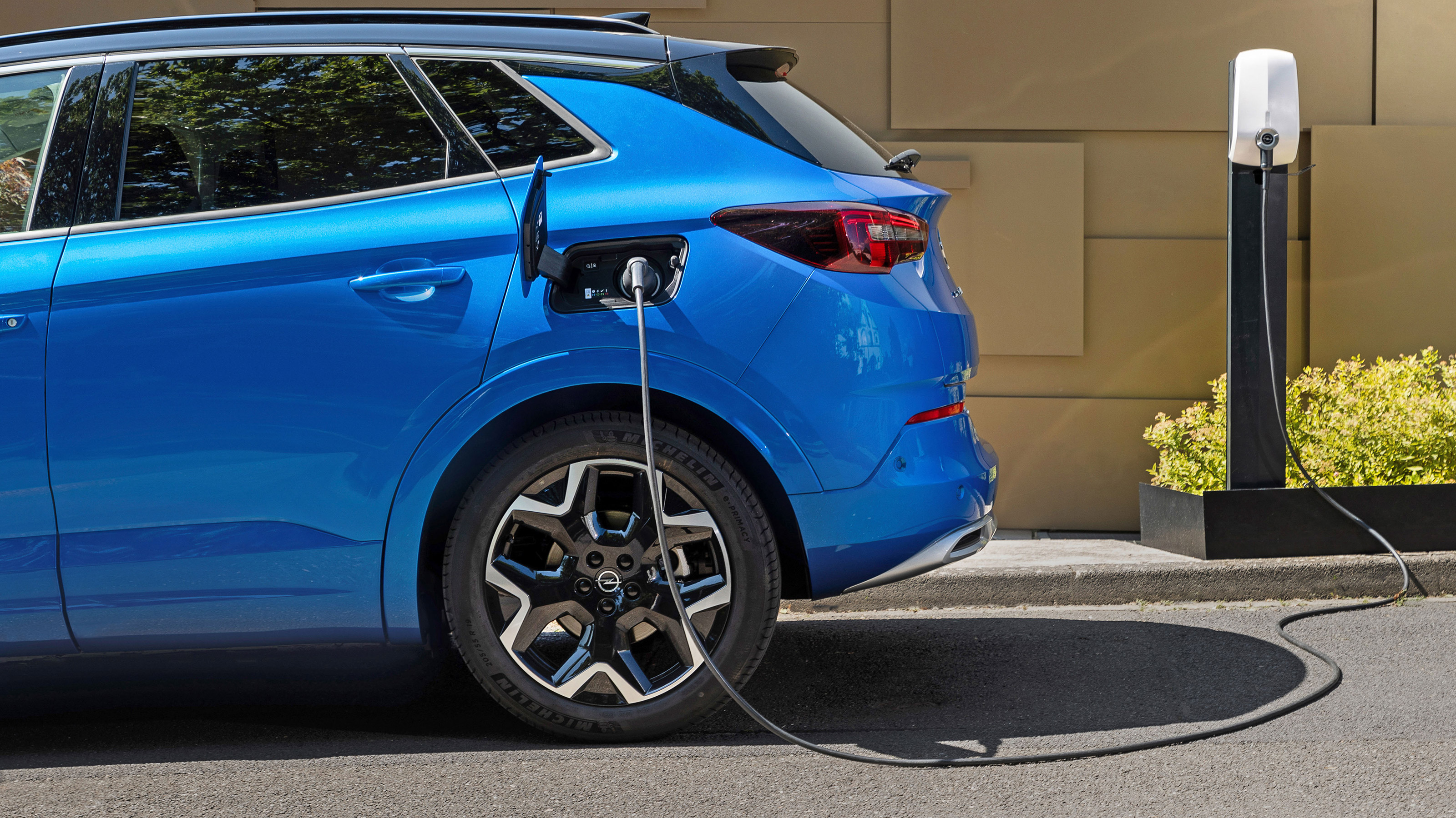 Vauxhall Grandland PHEV - charging