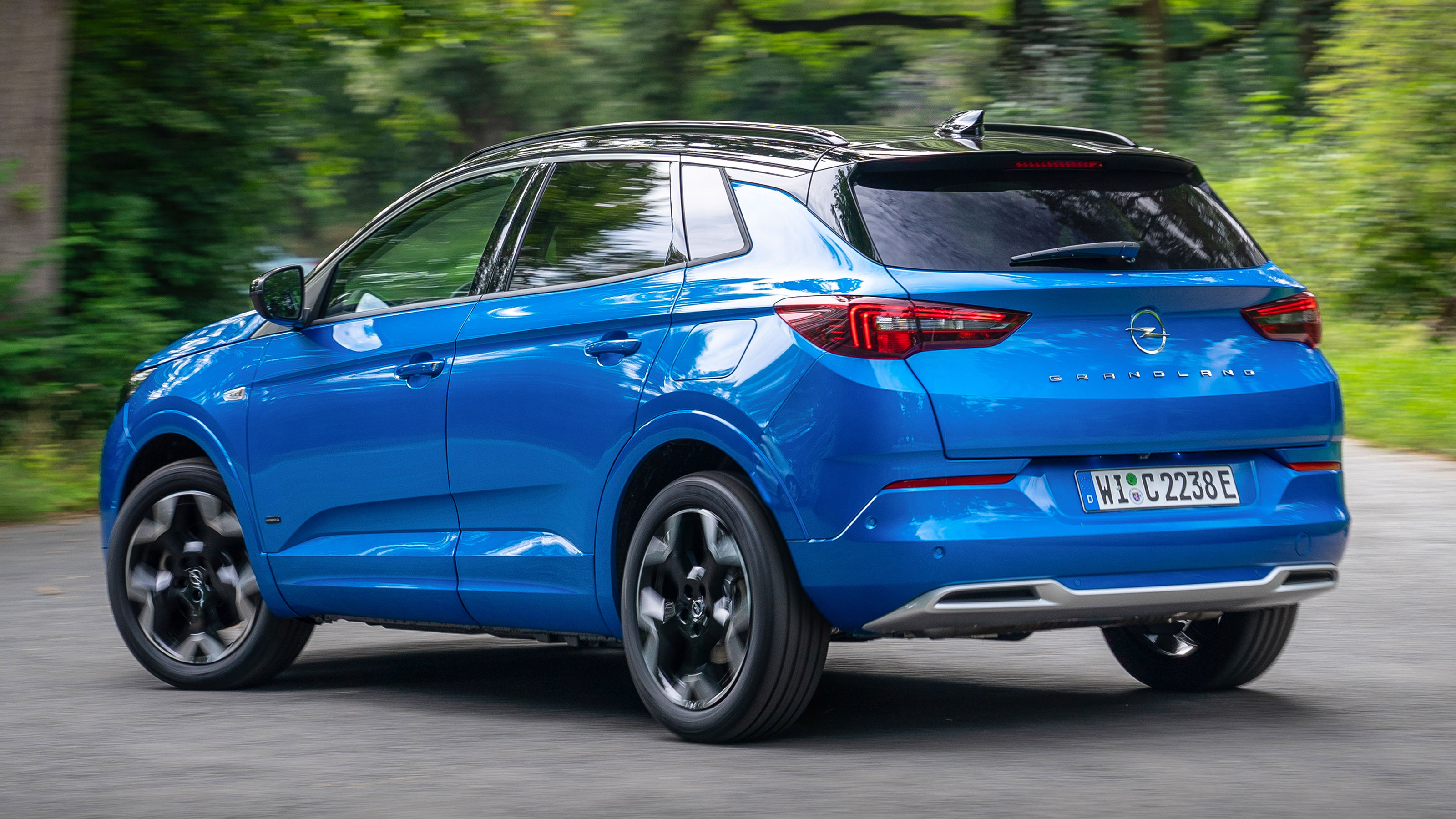 Vauxhall Grandland PHEV - rear action