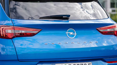 Vauxhall Grandland PHEV - rear badge