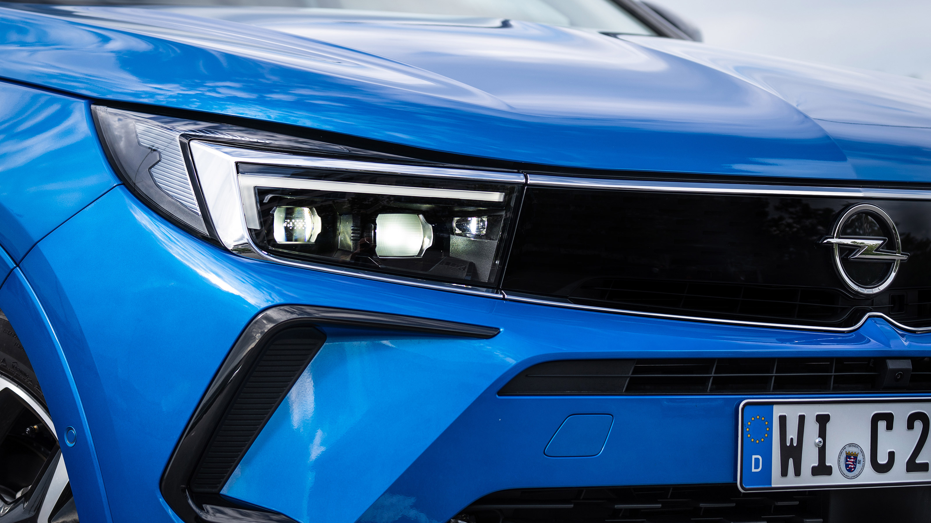 Vauxhall Grandland PHEV - front lights