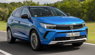 Vauxhall Grandland PHEV - front