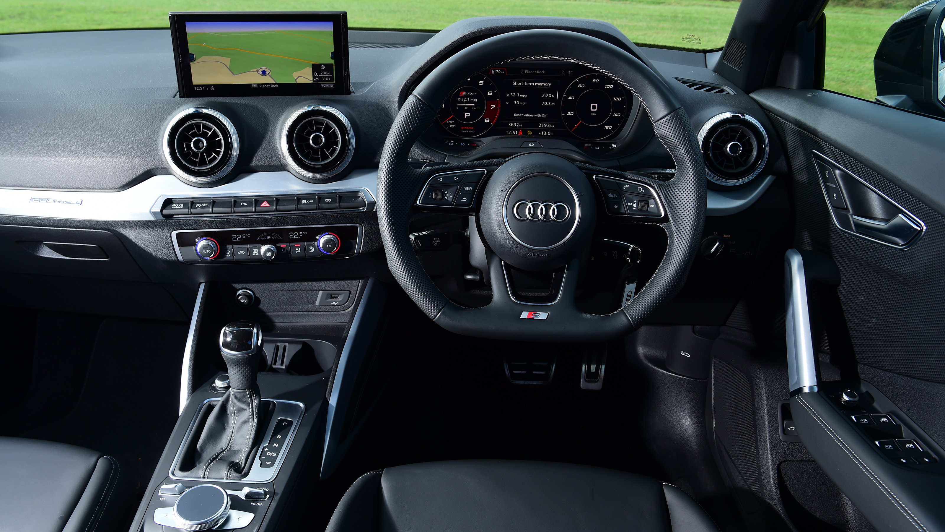 Audi SQ2 - interior