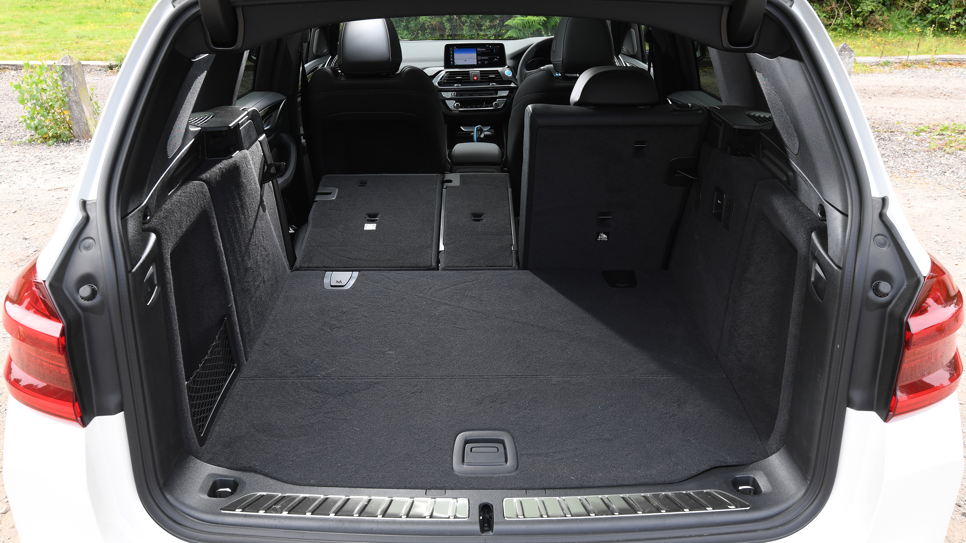 BMW iX3 - boot