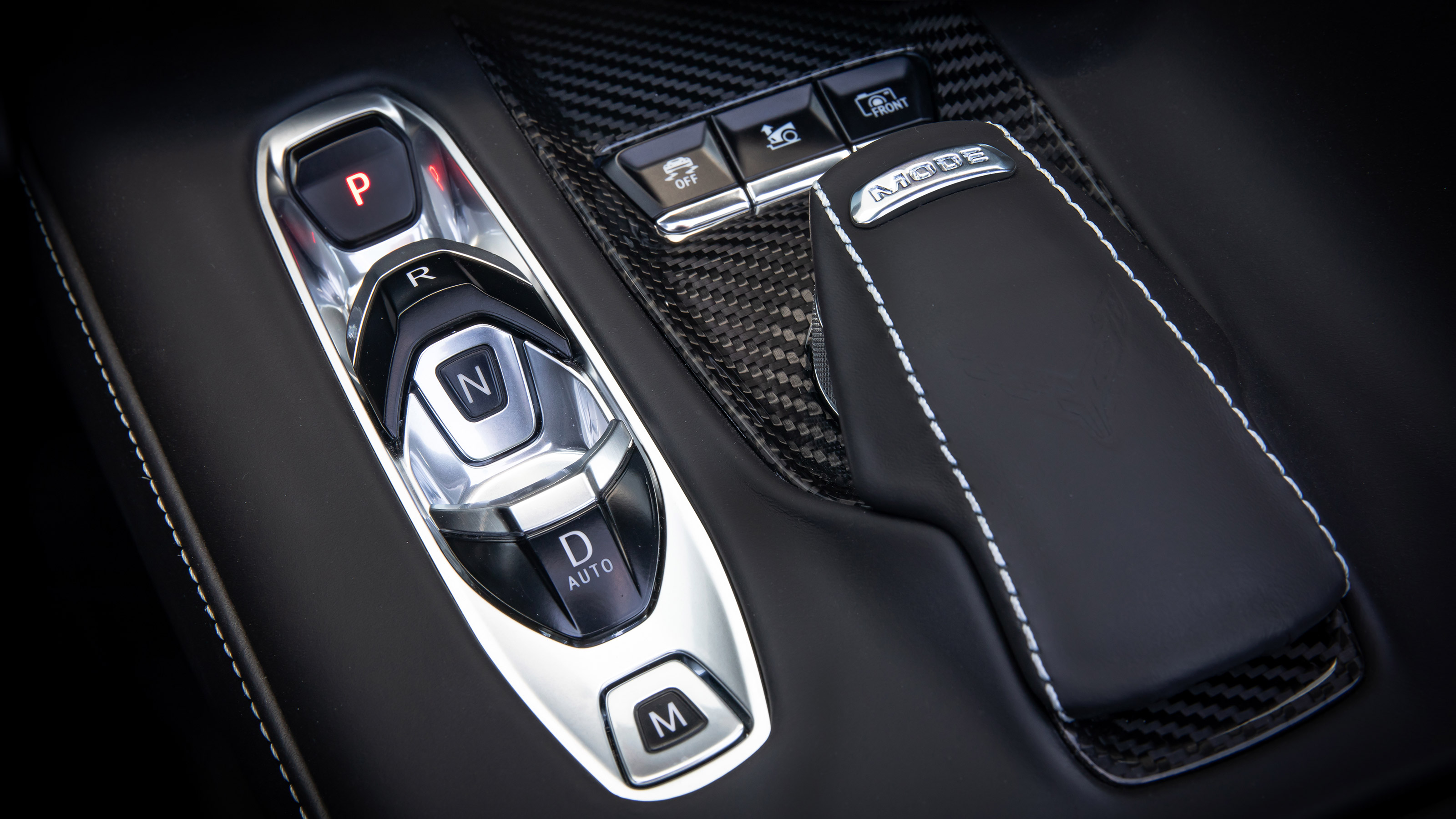 Chevrolet Corvette Convertible - centre console