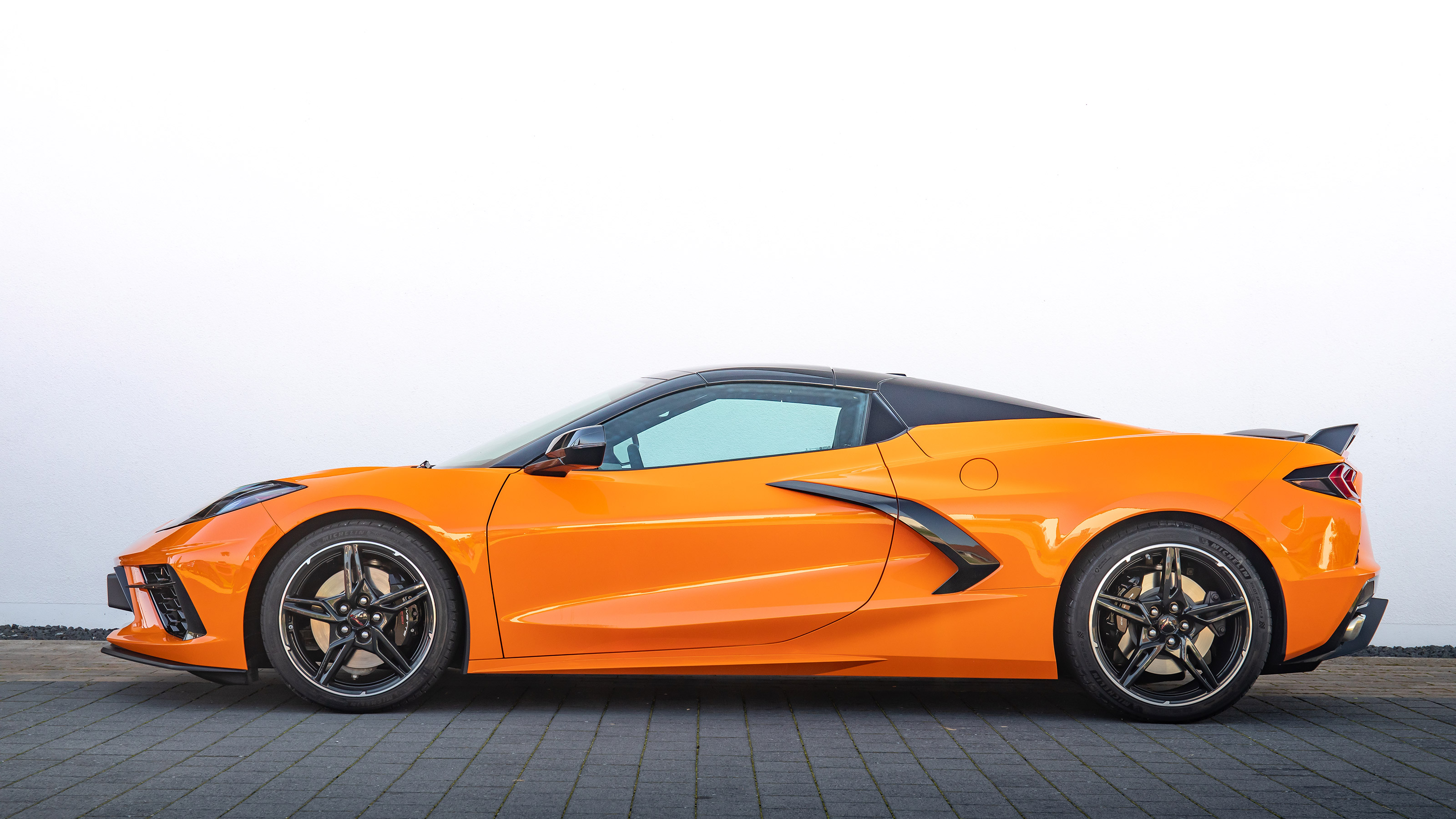 Chevrolet Corvette Convertible - side roof up