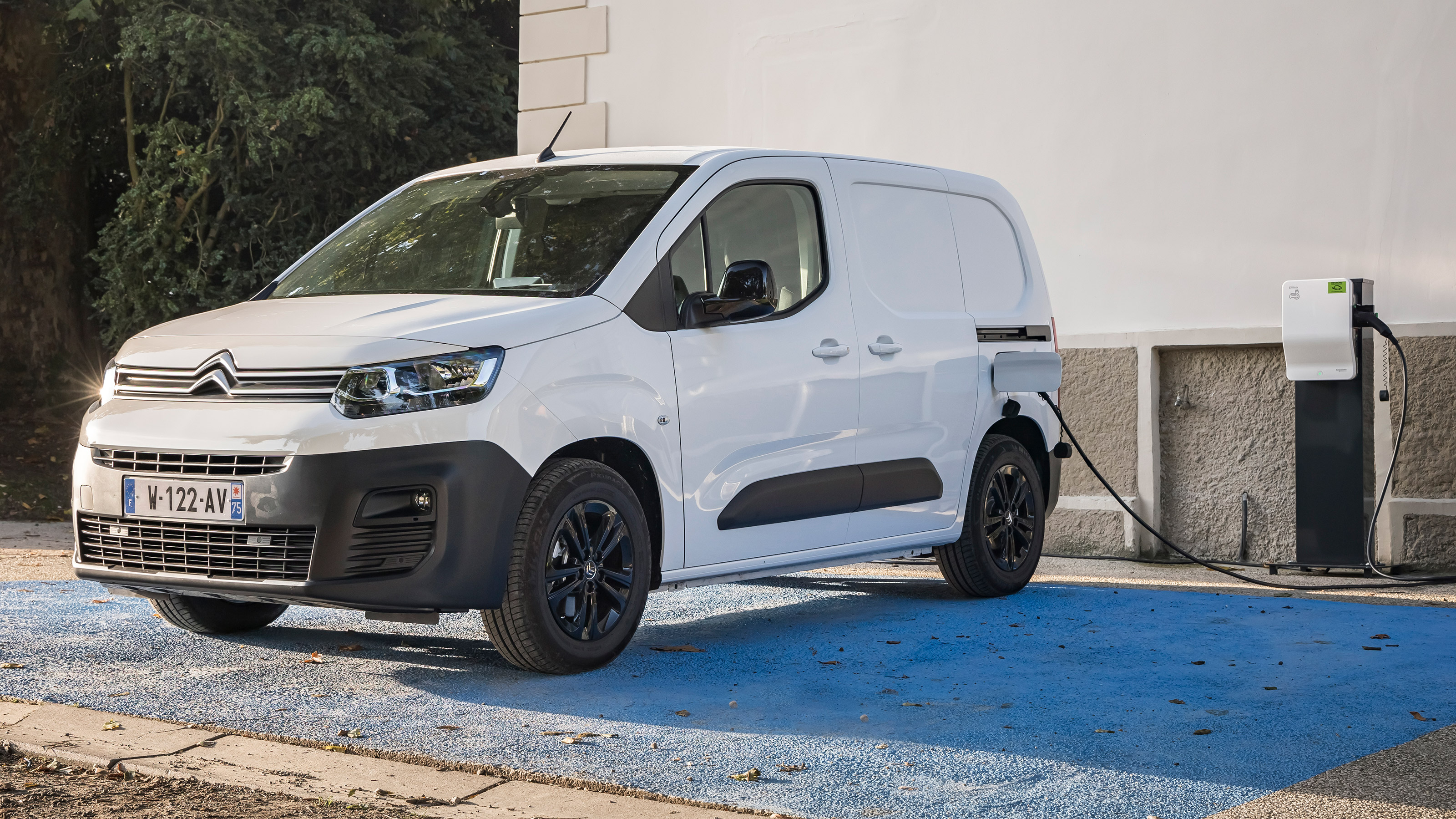 Citroen e-Berlingo - charging