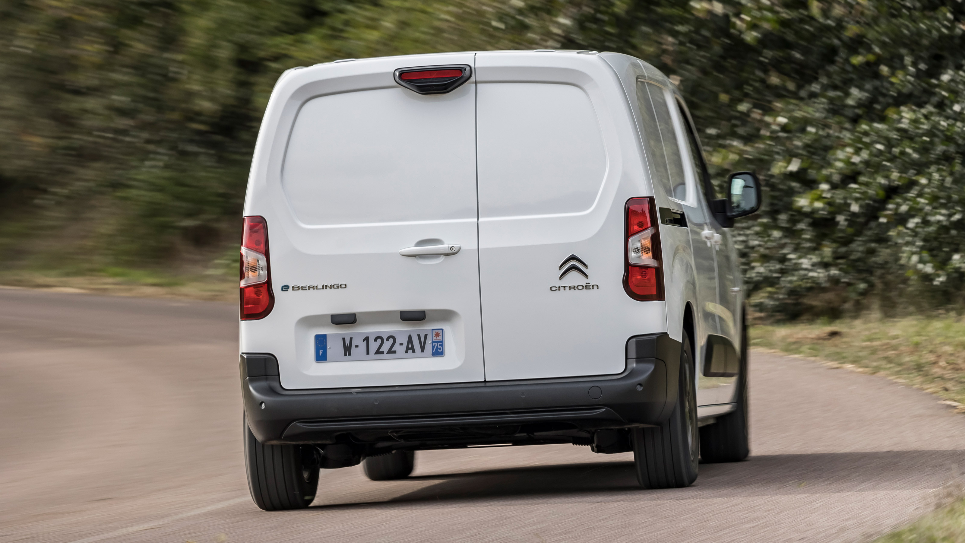Citroen e-Berlingo - rear cornering