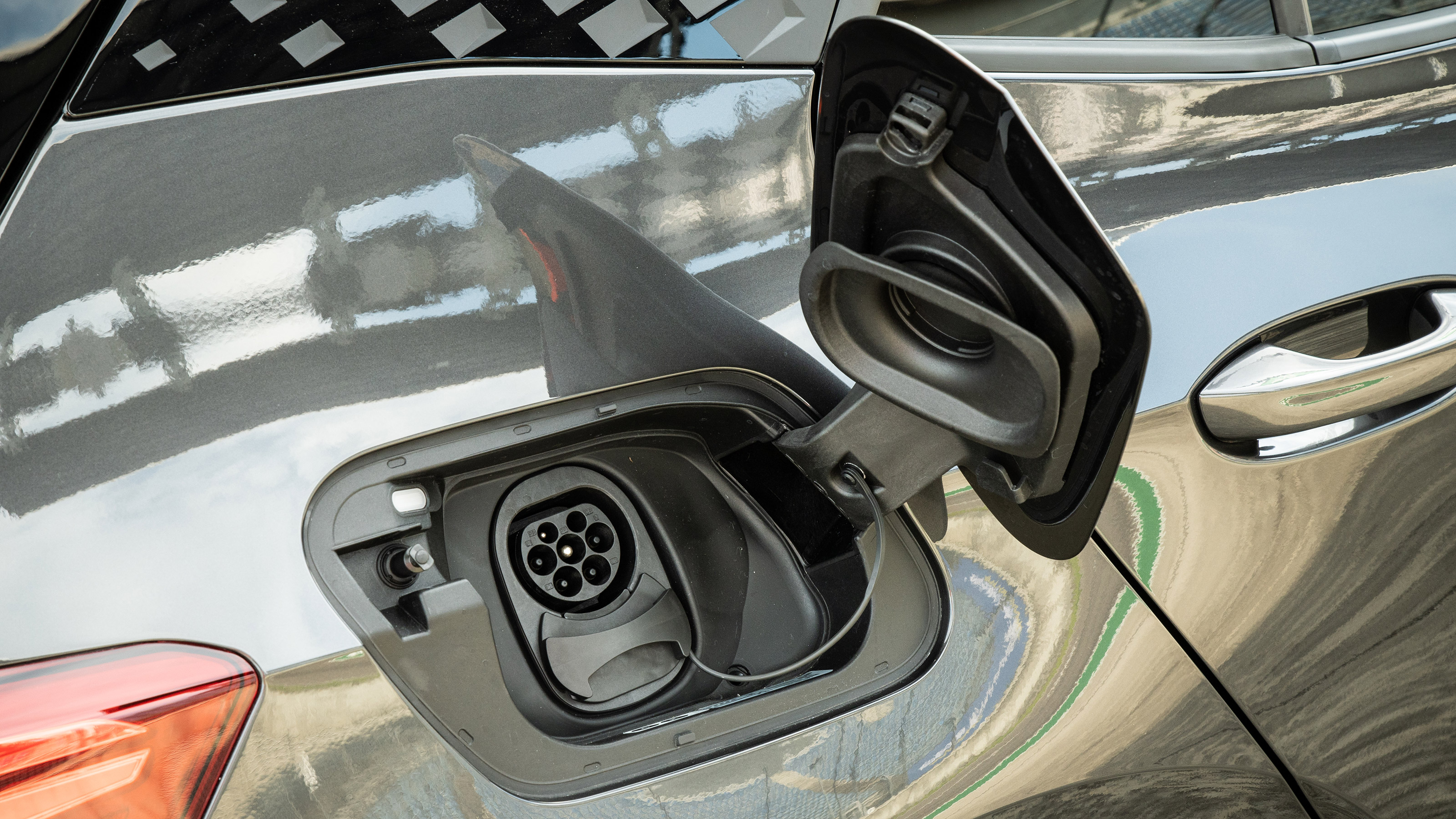 Cupra Born - charging port