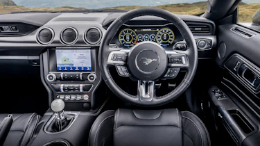 Ford Mustang Mach 1 - dash