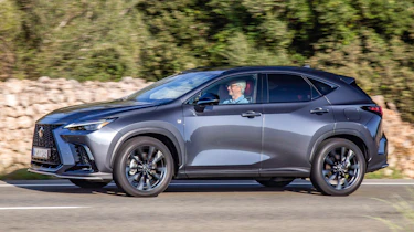 Lexus NX - side