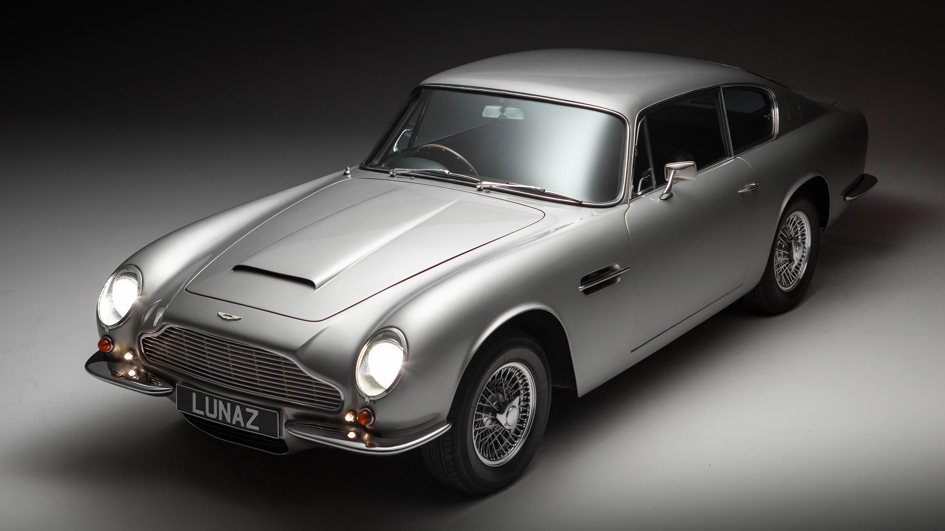 Lunaz Aston Martin DB6 - front static
