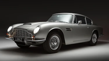Lunaz Aston Martin DB6 - front studio