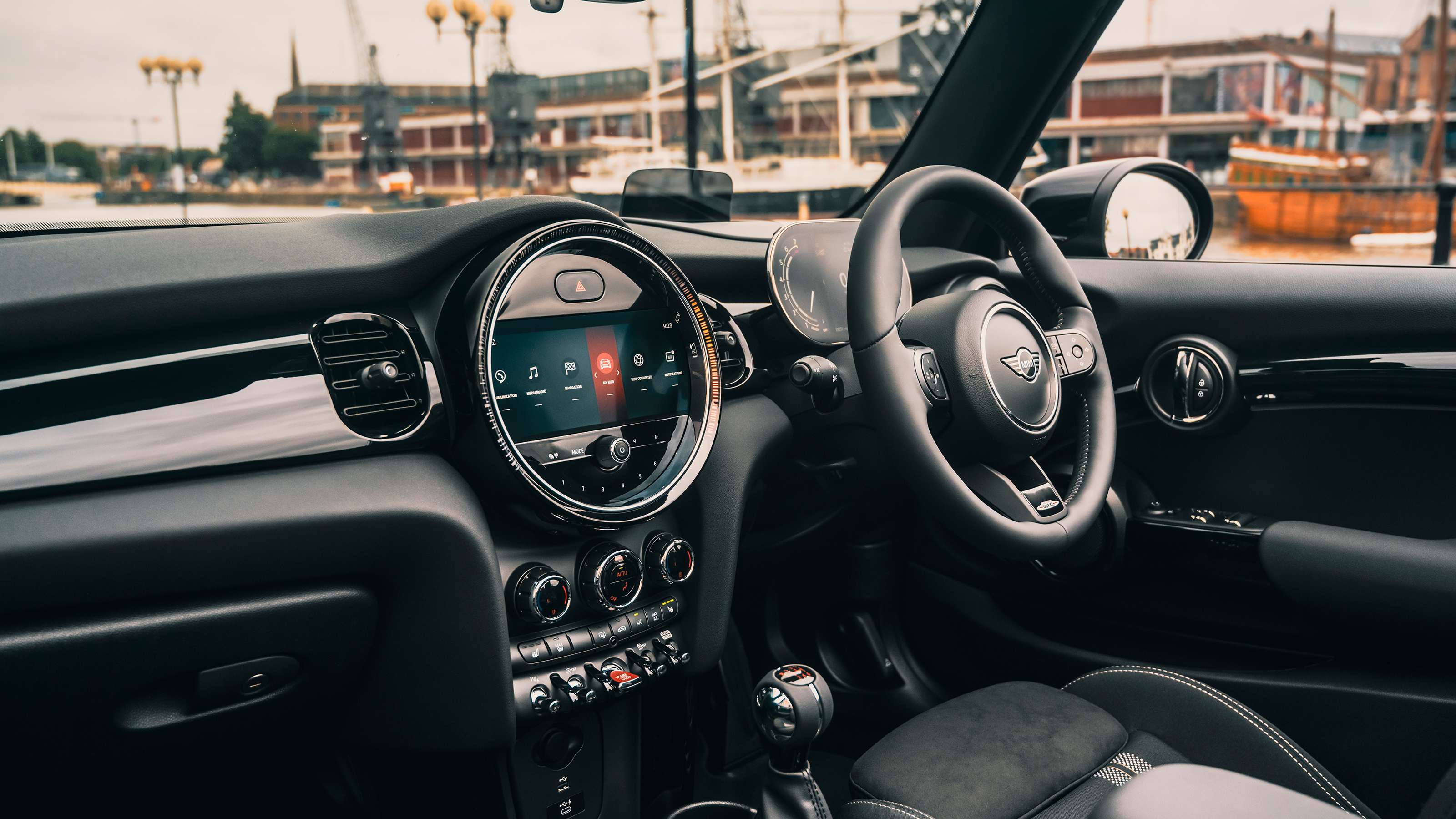 MINI hatch shadow edition - interior