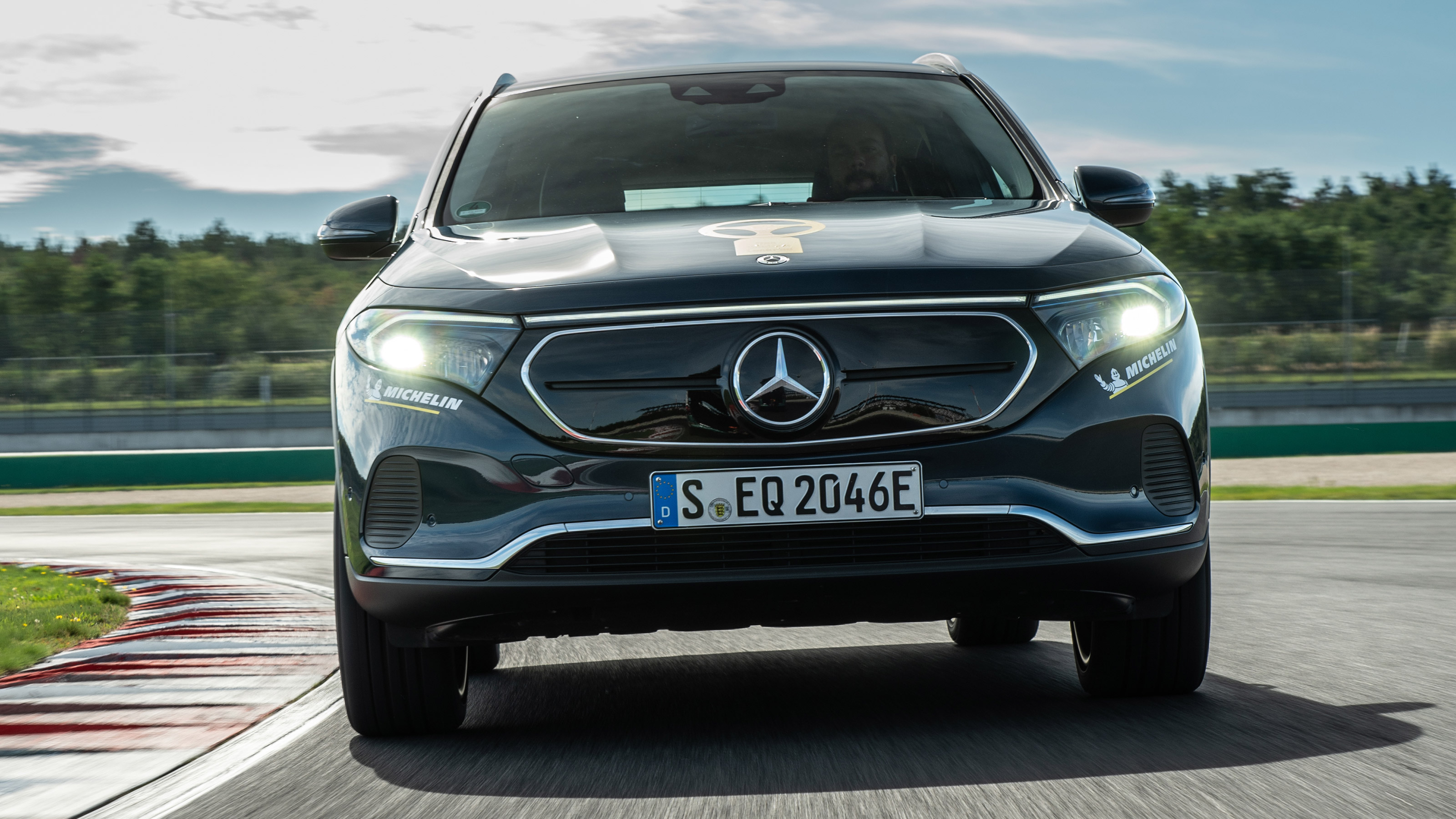 Mercedes EQA - full front