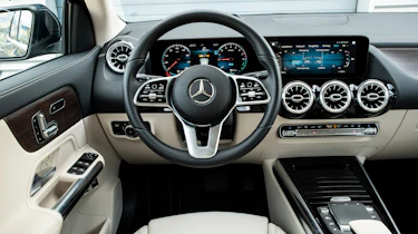 Mercedes EQA - dash