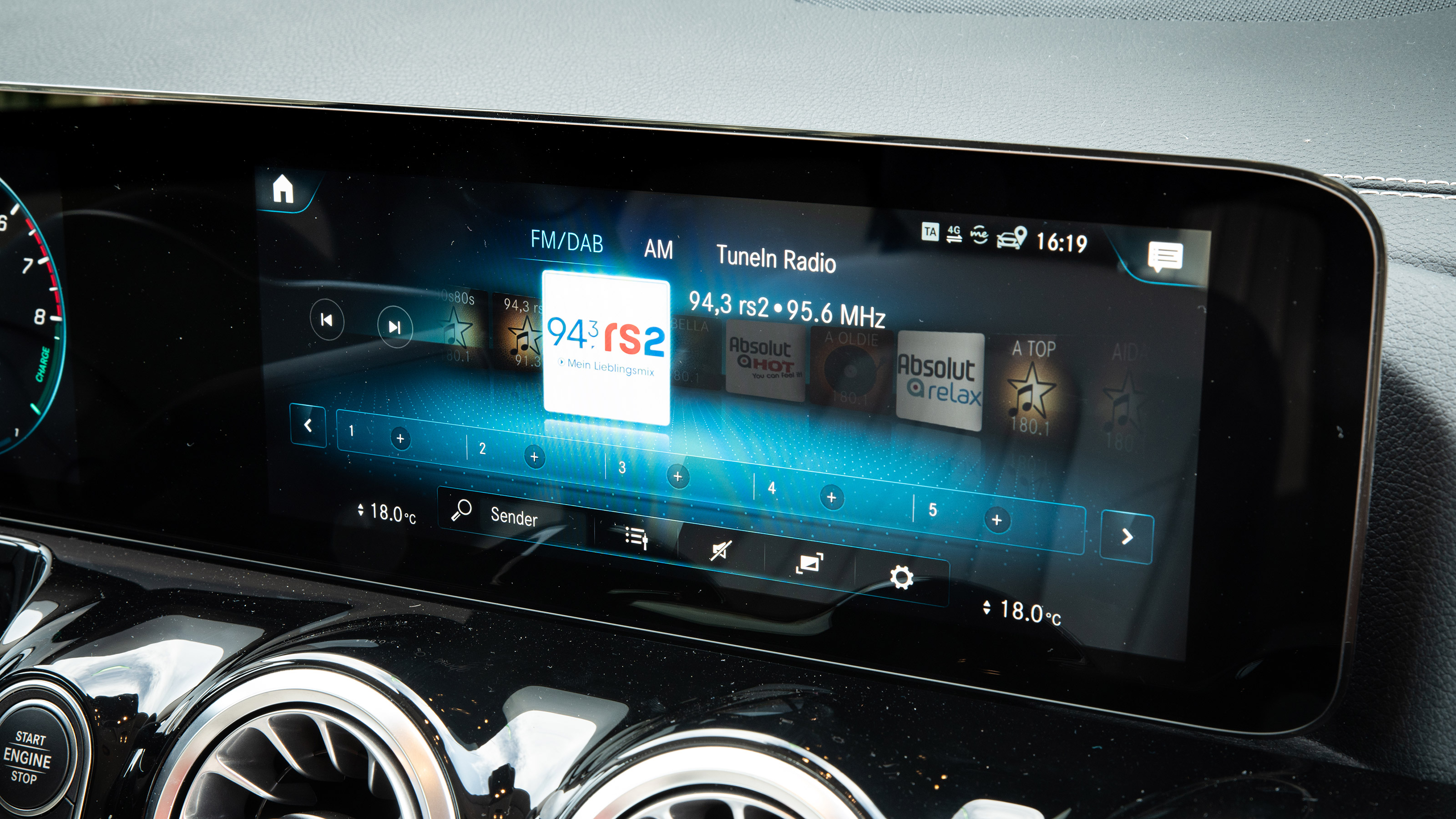 Mercedes EQA - sat-nav