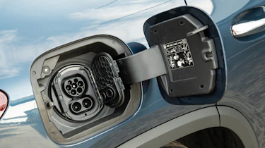 Mercedes EQA - charging port