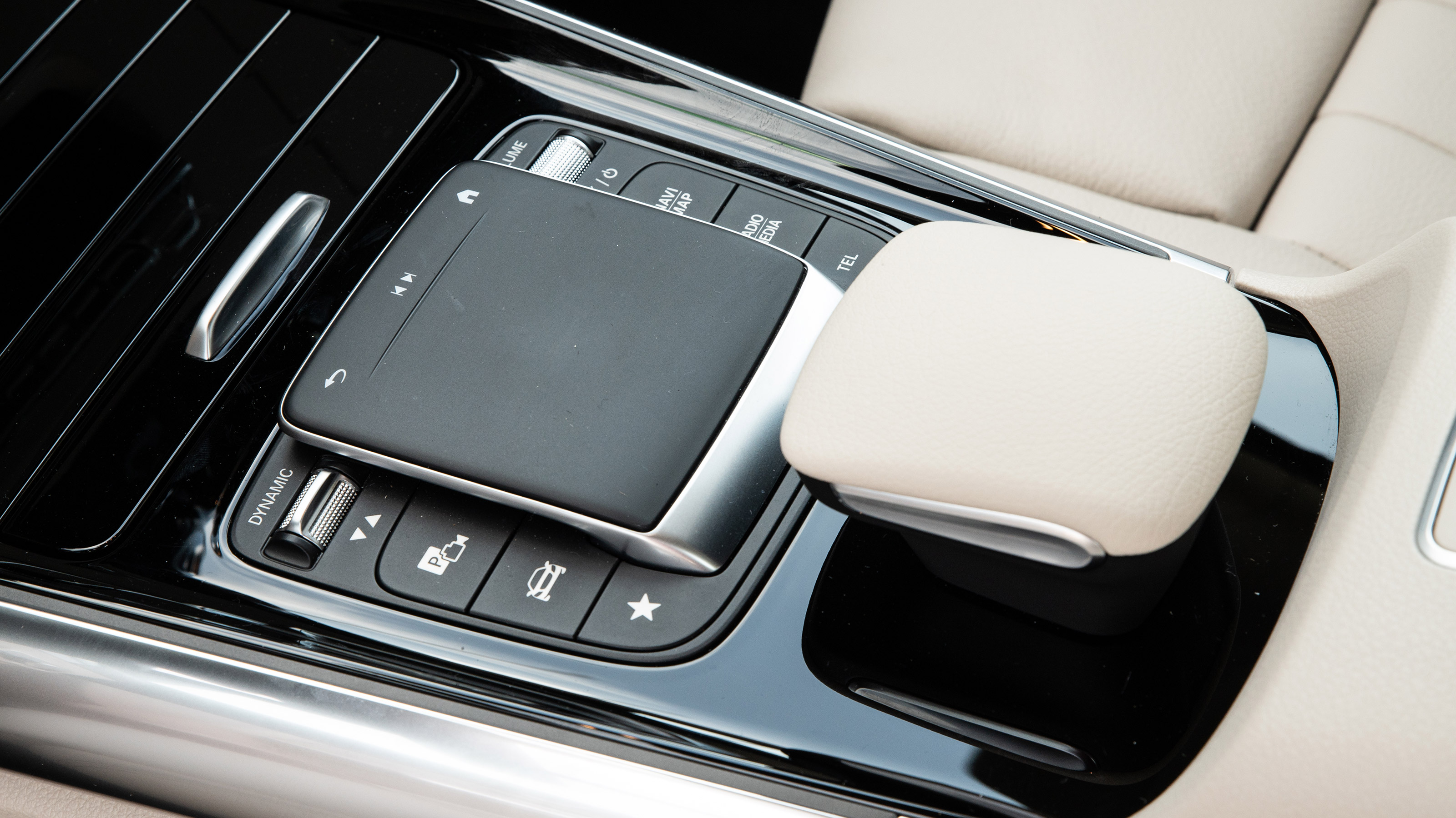 Mercedes EQA - transmission