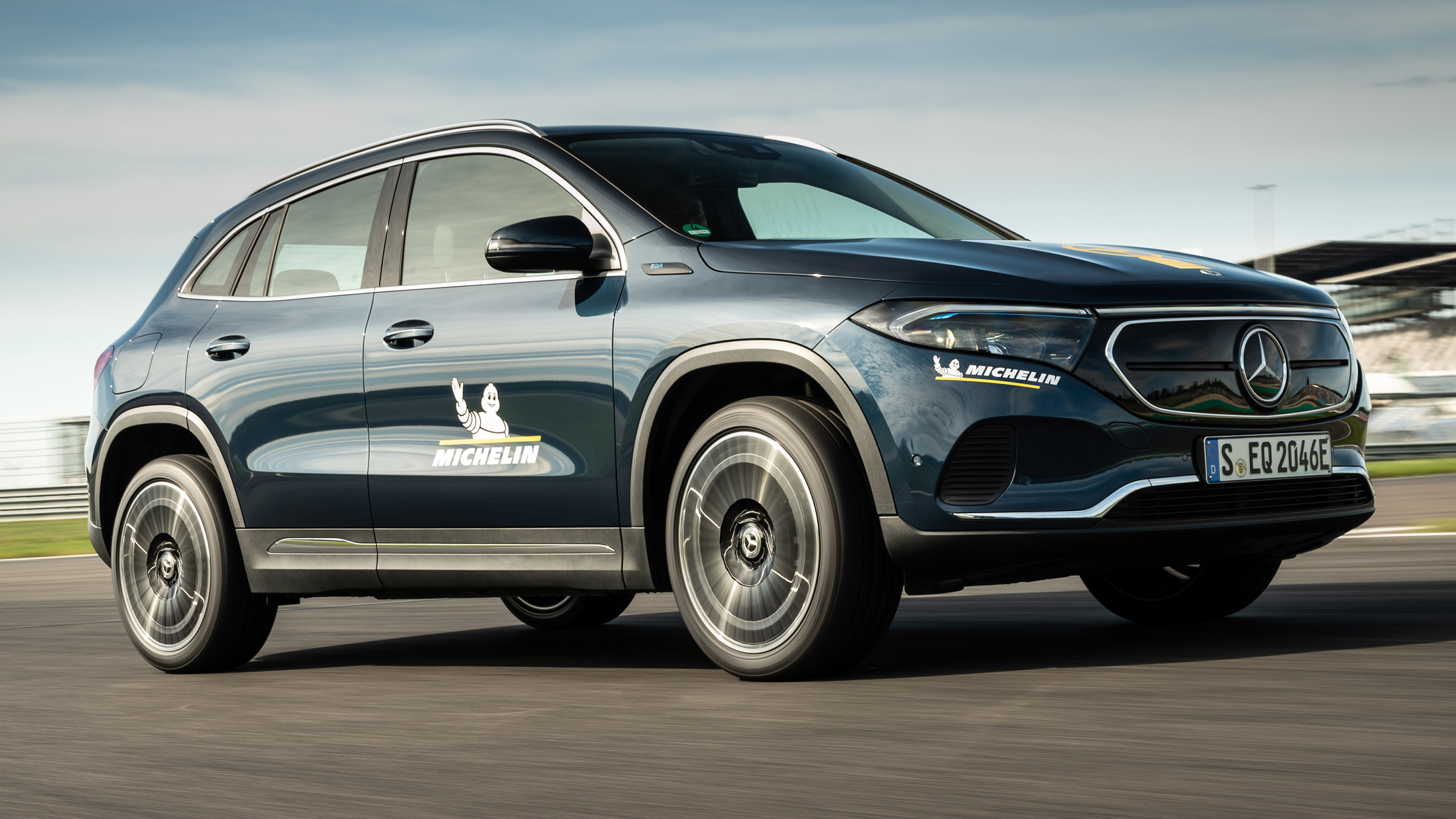 Mercedes EQA - front