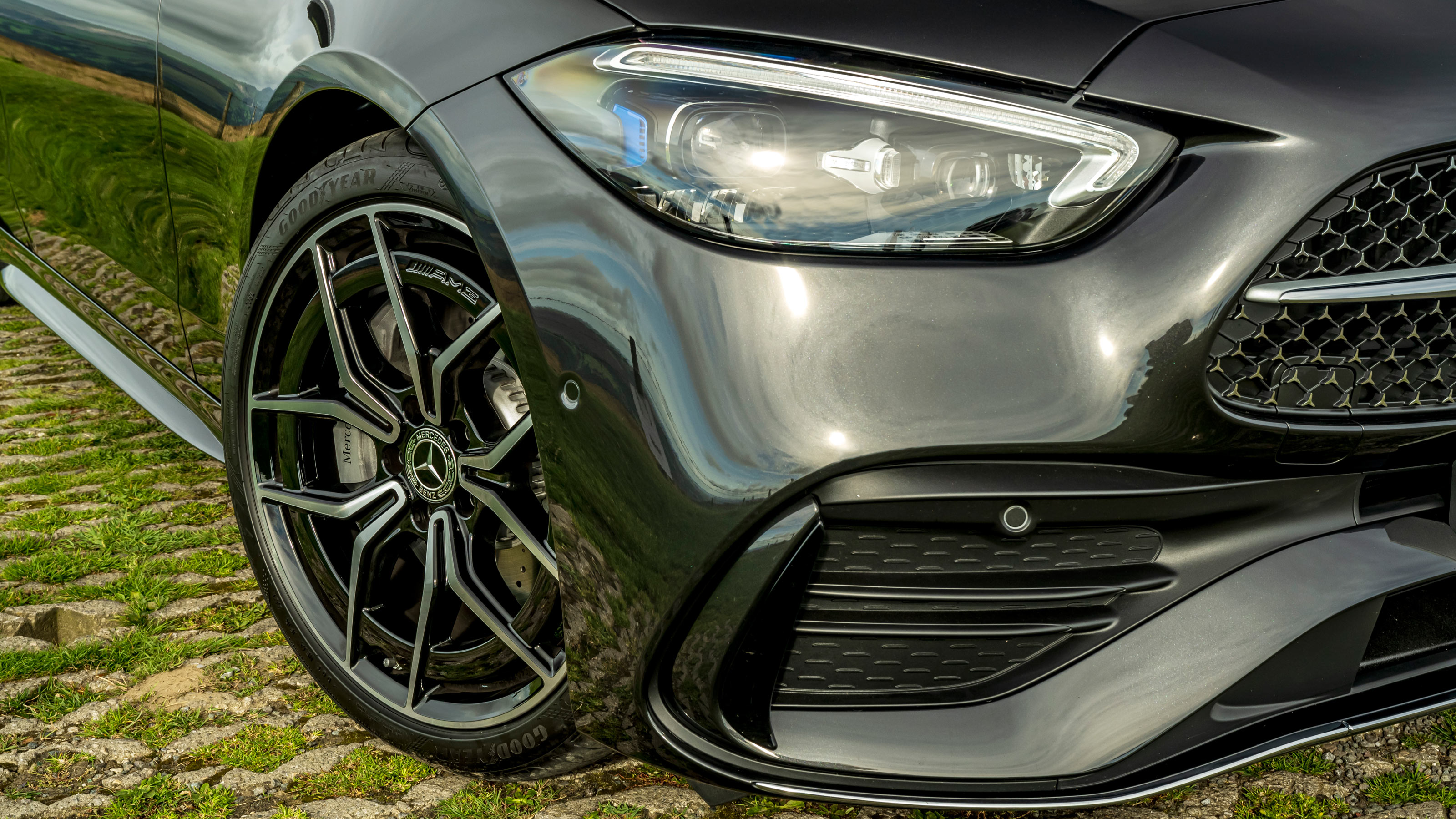 Mercedes C-Class - front detail