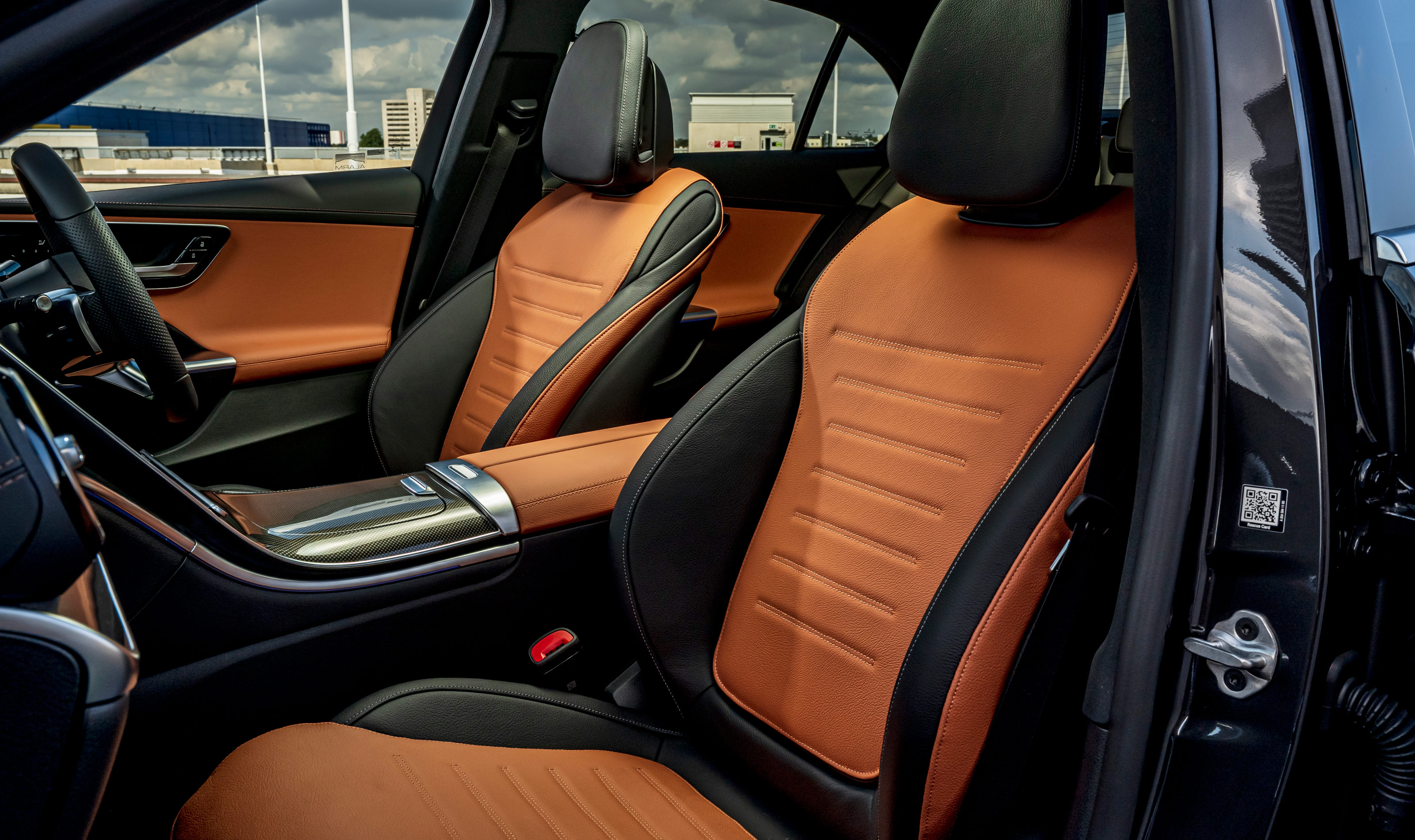 Mercedes C-Class - front seats