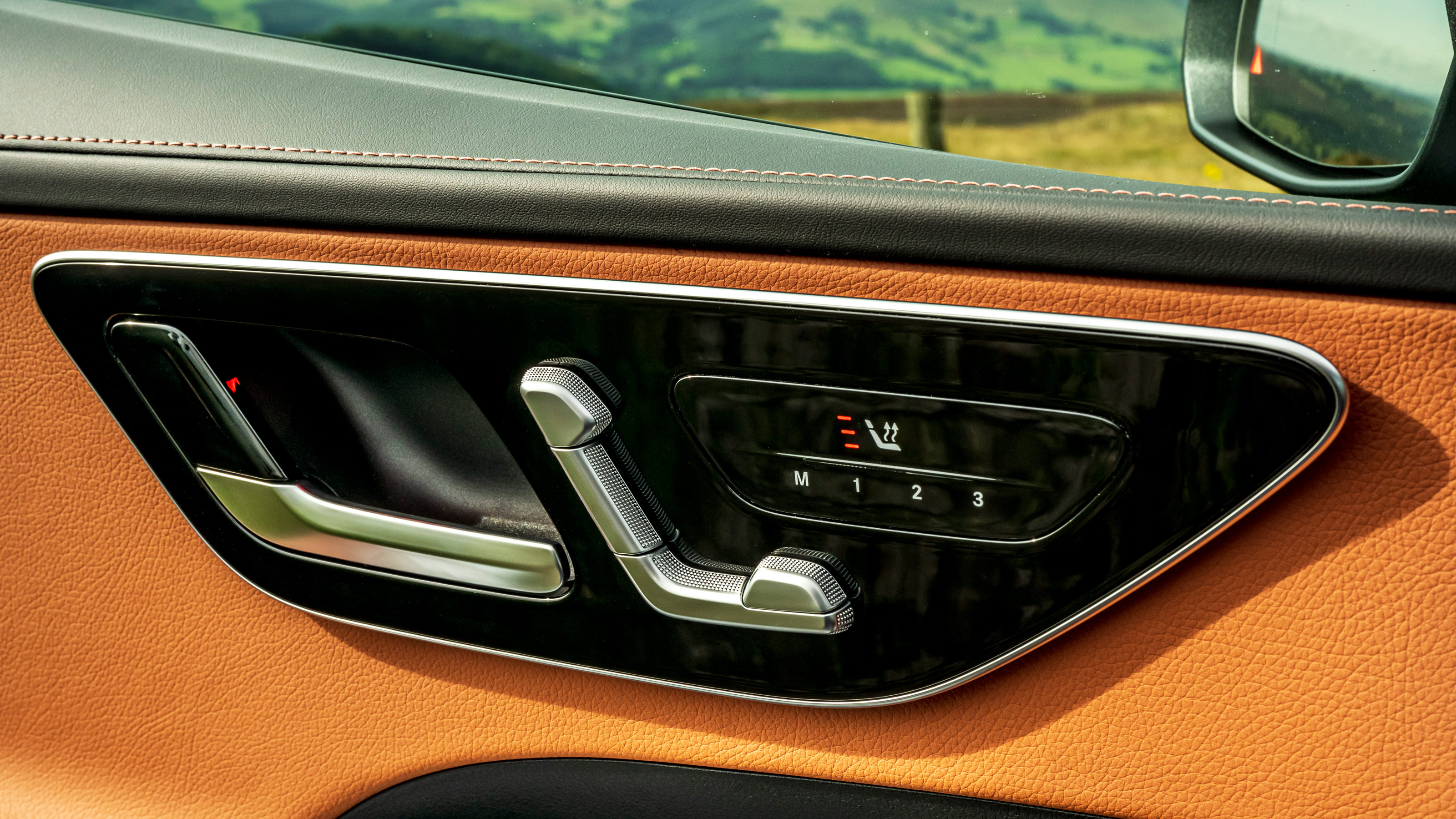 Mercedes C-Class - seat controls