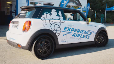 Michelin Uptis - MINI rear