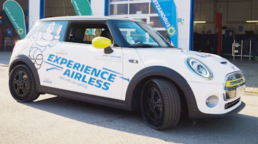 Michelin Uptis - MINI front