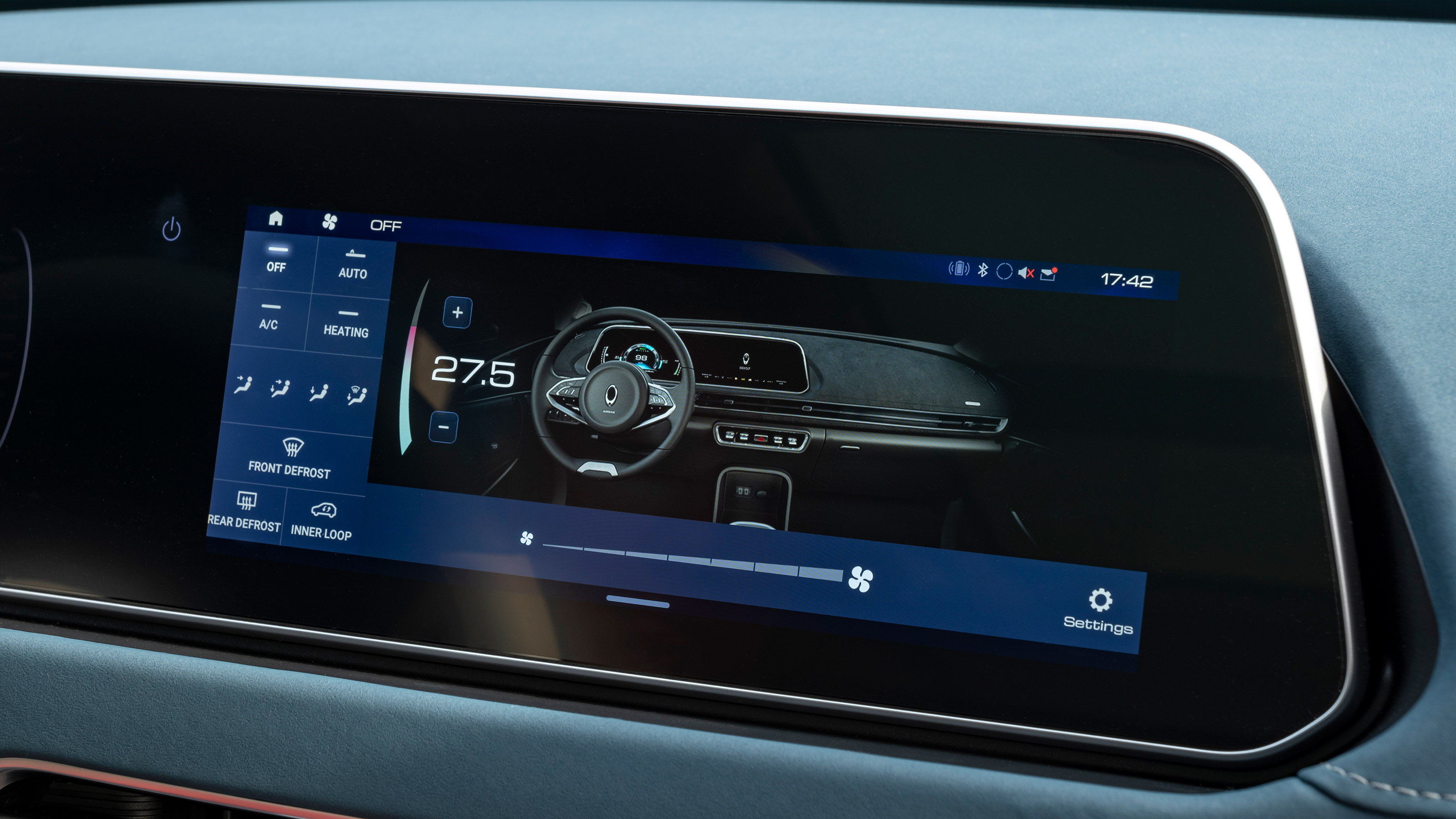 Ora Cat 01 - infotainment 2