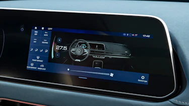 Ora Cat 01 - infotainment 2