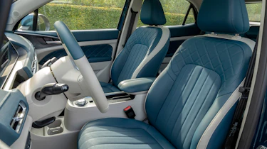 Ora Cat 01 - front seats