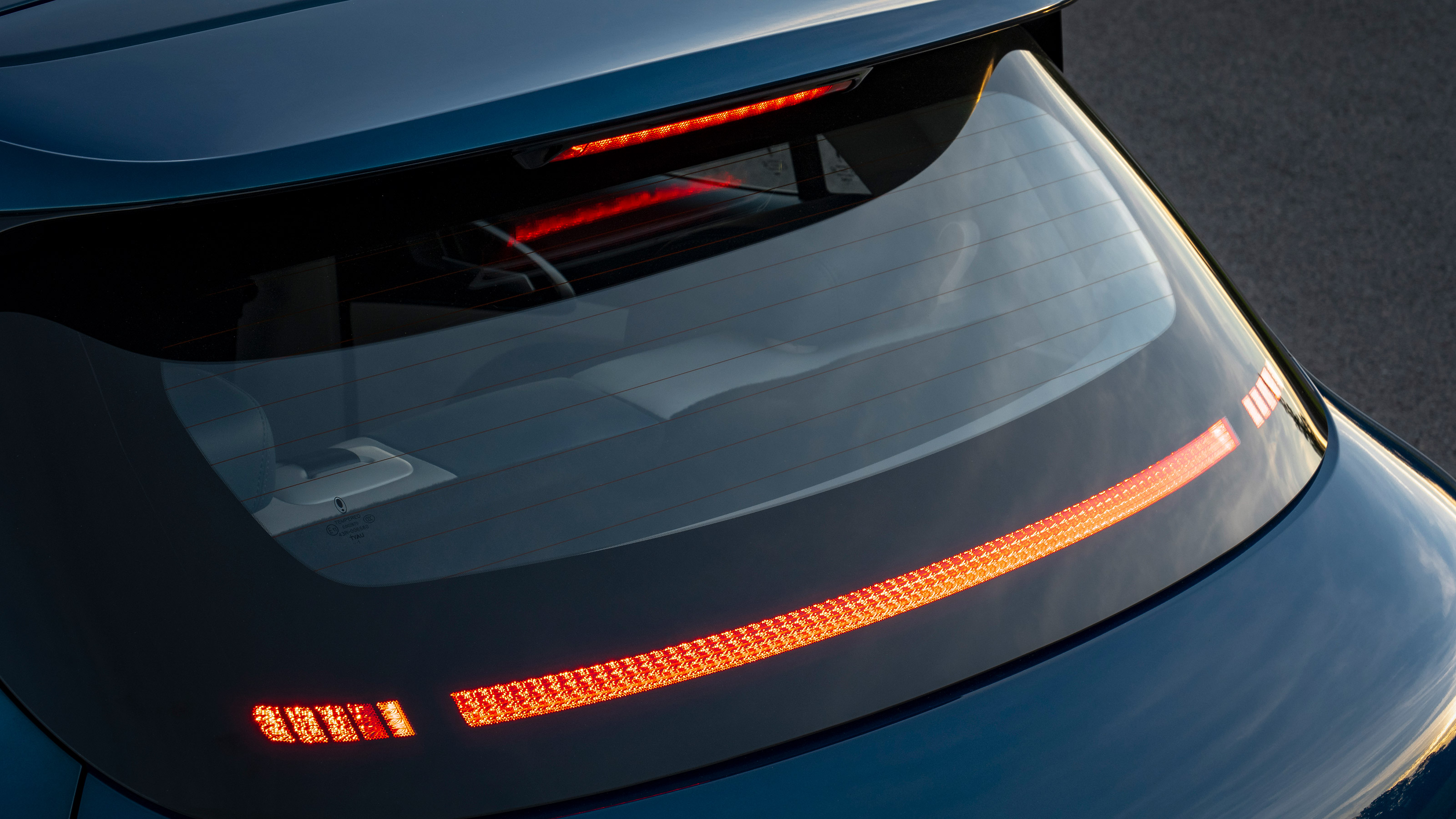 Ora Cat 01 - rear window