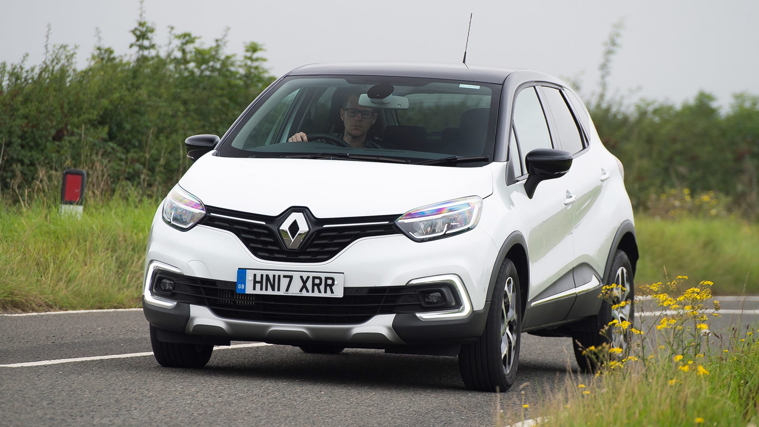Renault Captur Mk1  - front action