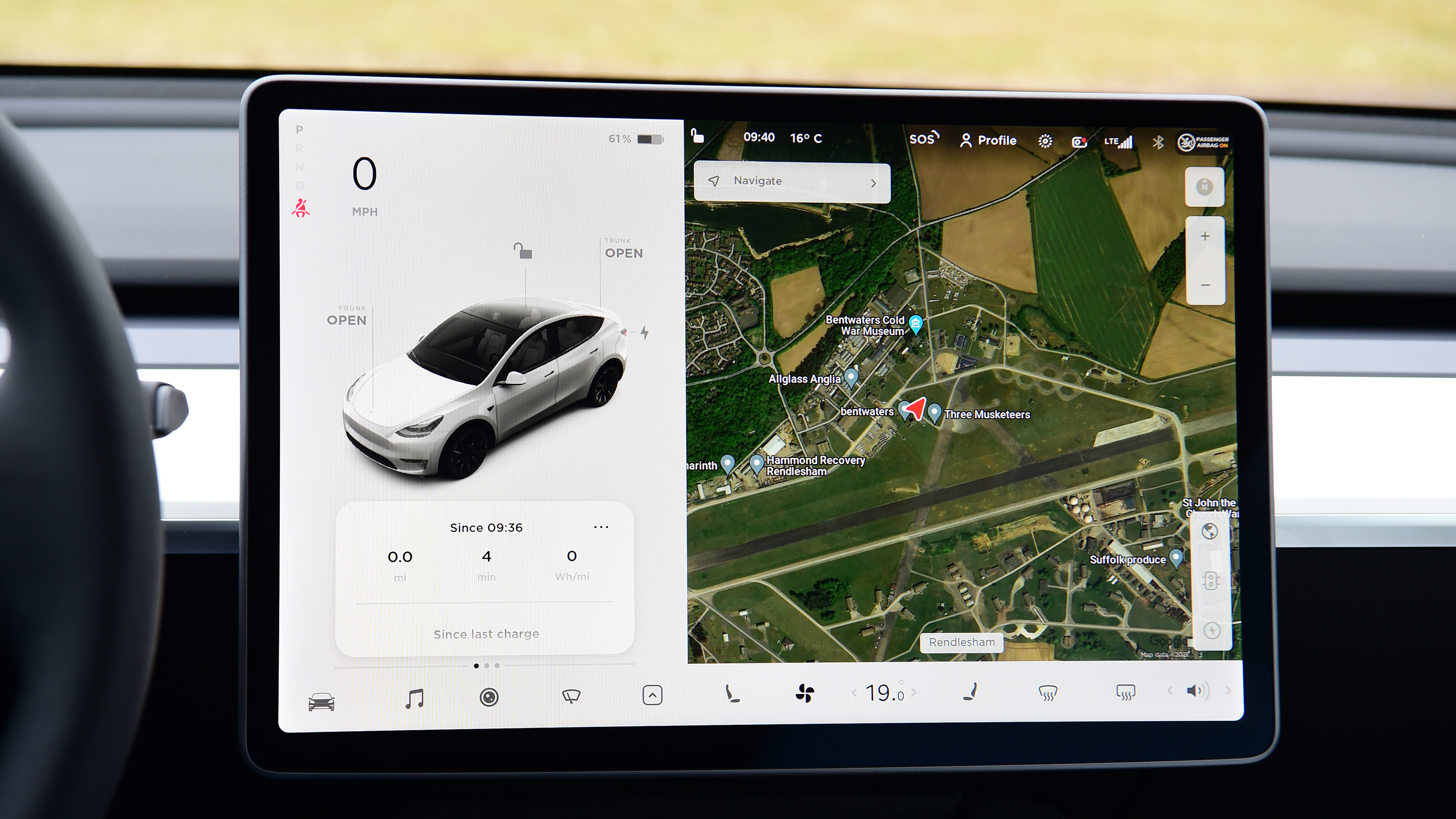 Tesla Model Y - sat-nav