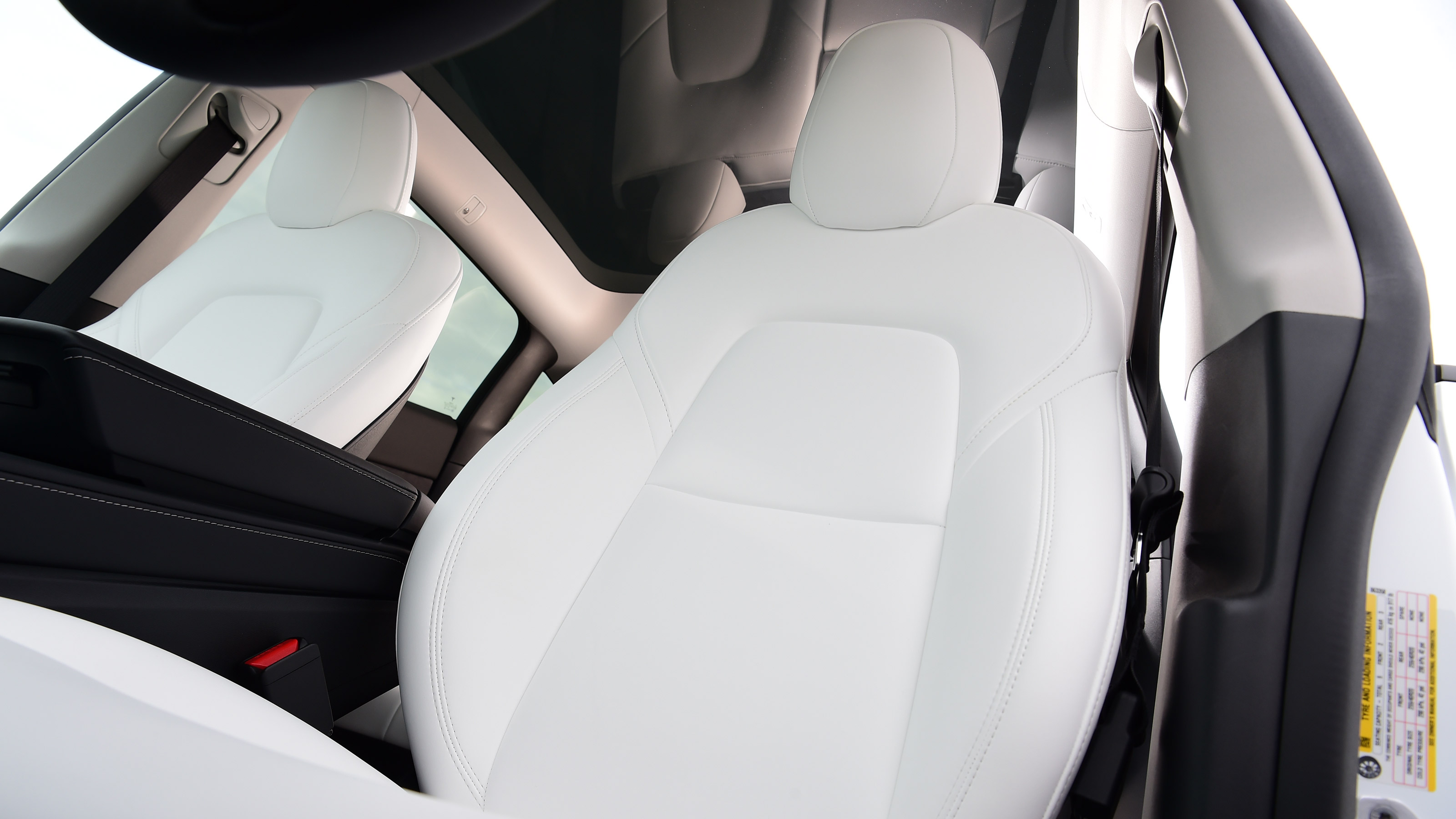 Tesla Model Y - seats