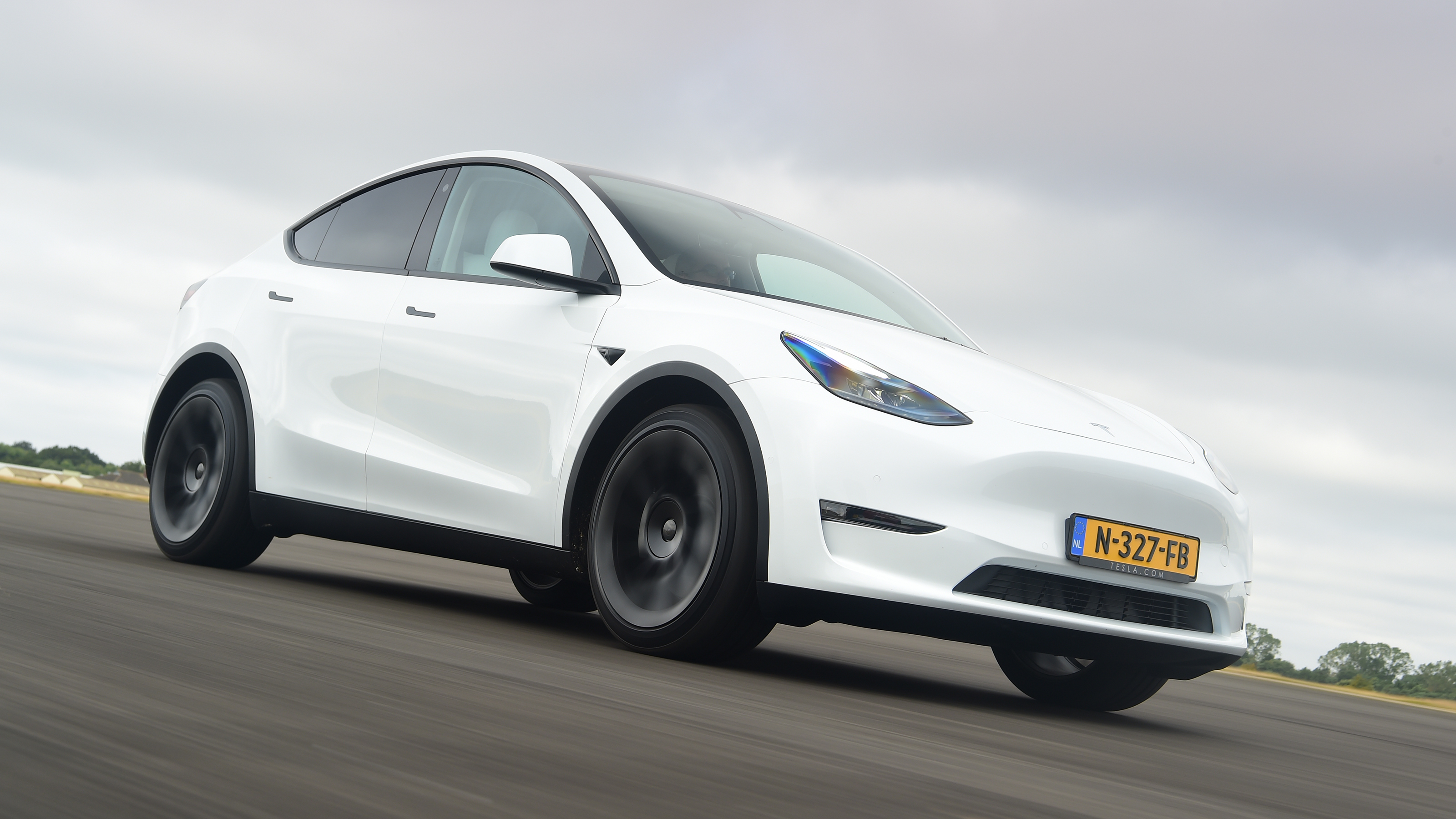 Tesla Model Y - front
