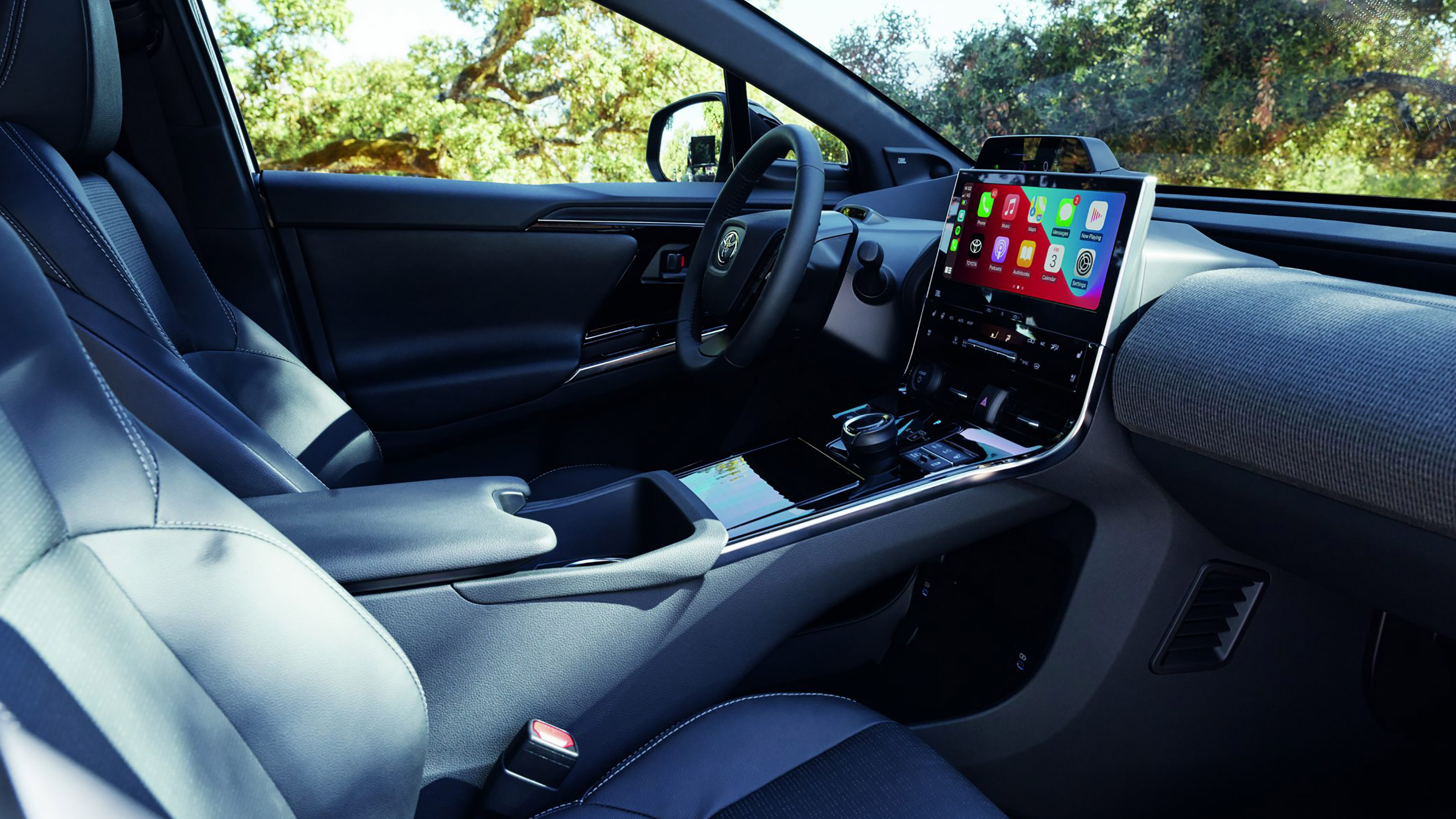 Toyota bZ4x - front seats
