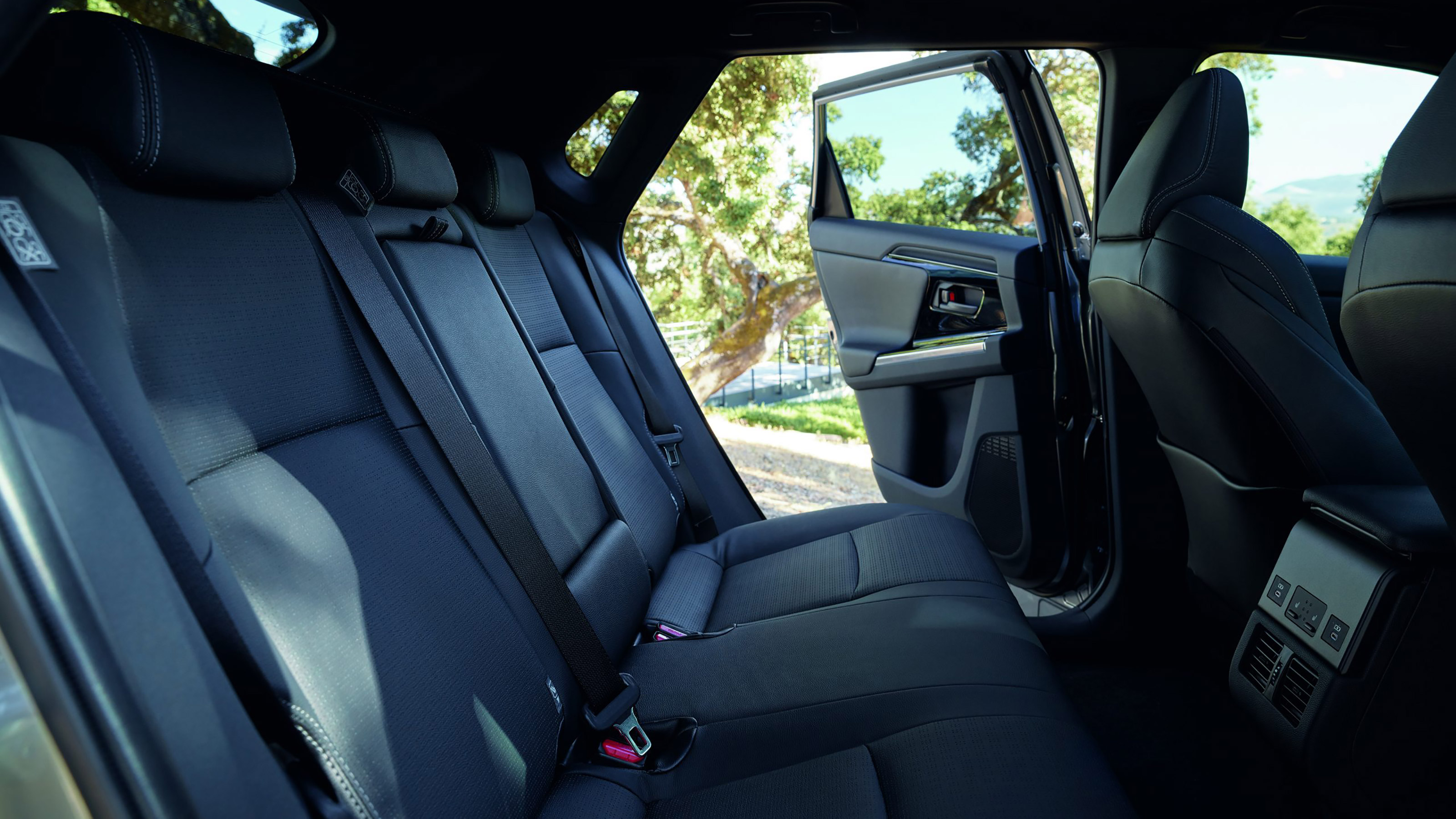 Toyota bZ4x - rear seats