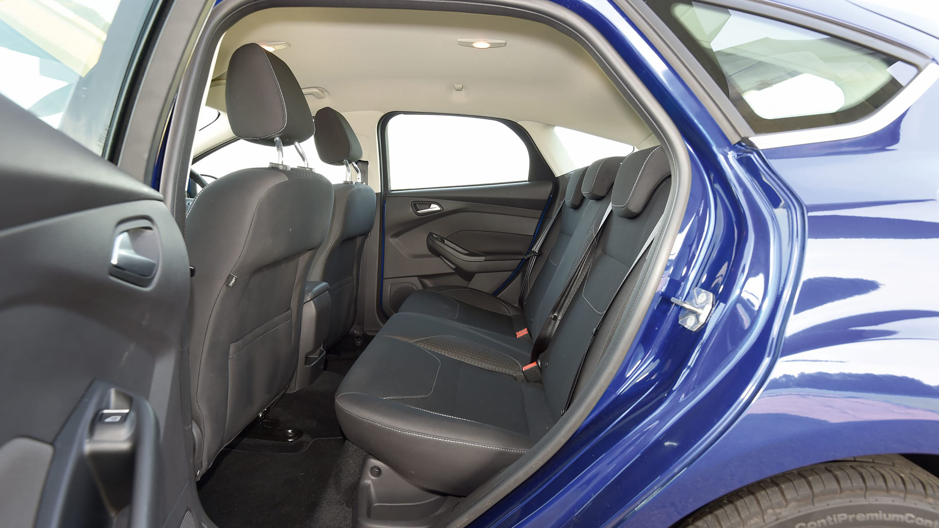 Mk3 Ford Focus - rear seat
