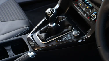 Facelifted Mk3 Ford Focus - gear lever