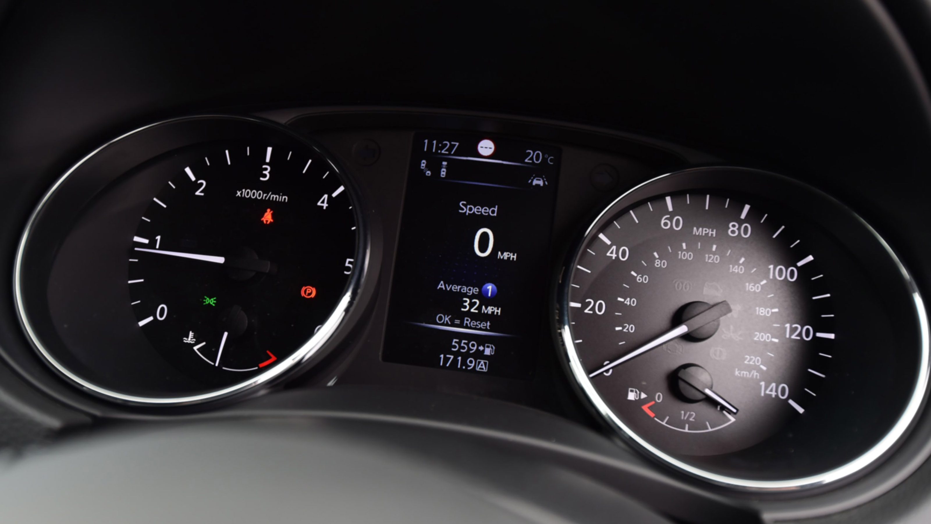 Used Nissan Qashqai Mk2 - dials