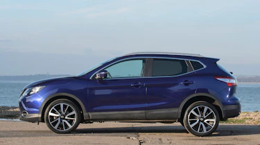 Used Nissan Qashqai Mk2 - side
