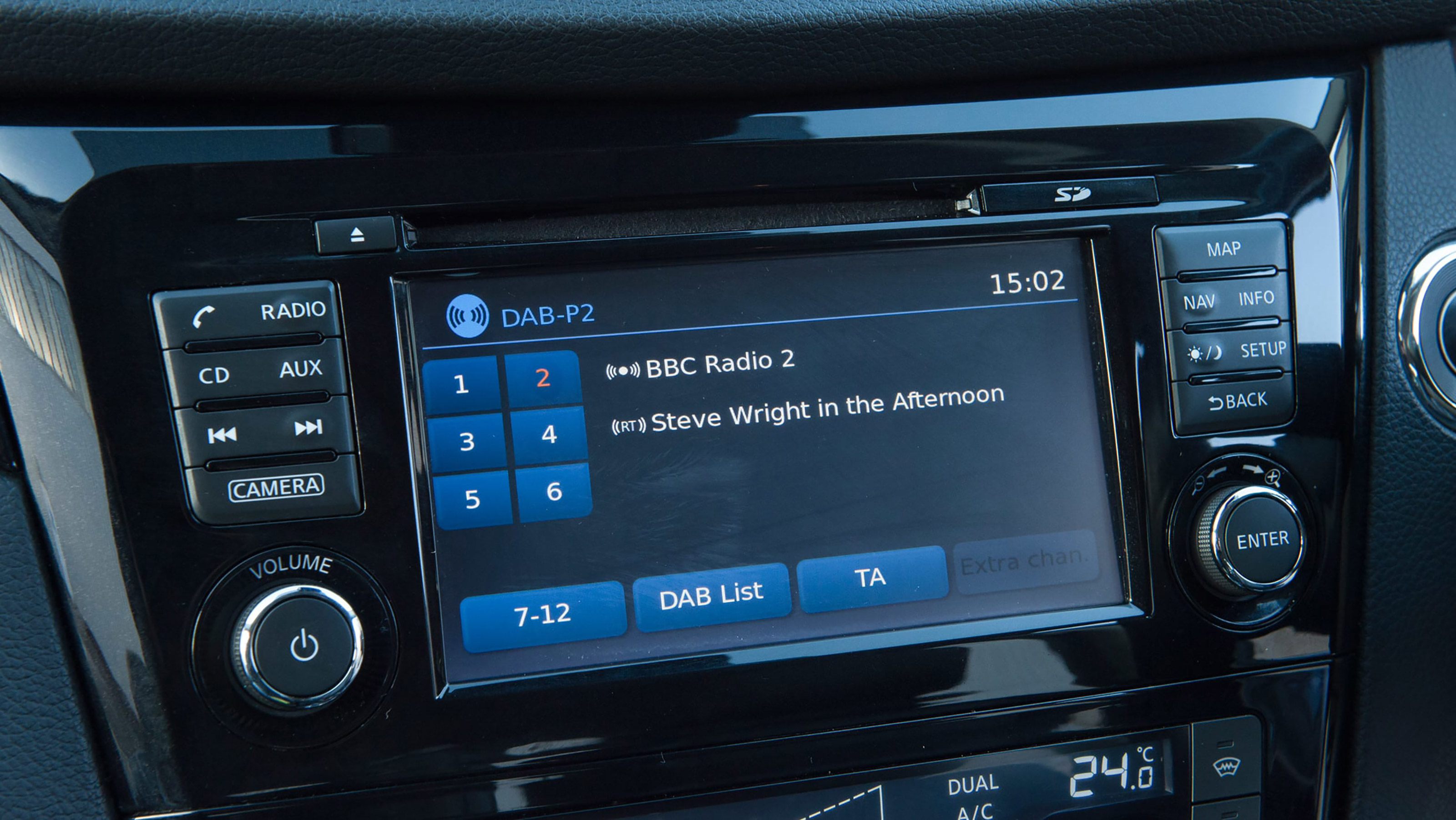 Used Nissan Qashqai Mk2 - infotainment