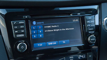 Used Nissan Qashqai Mk2 - infotainment