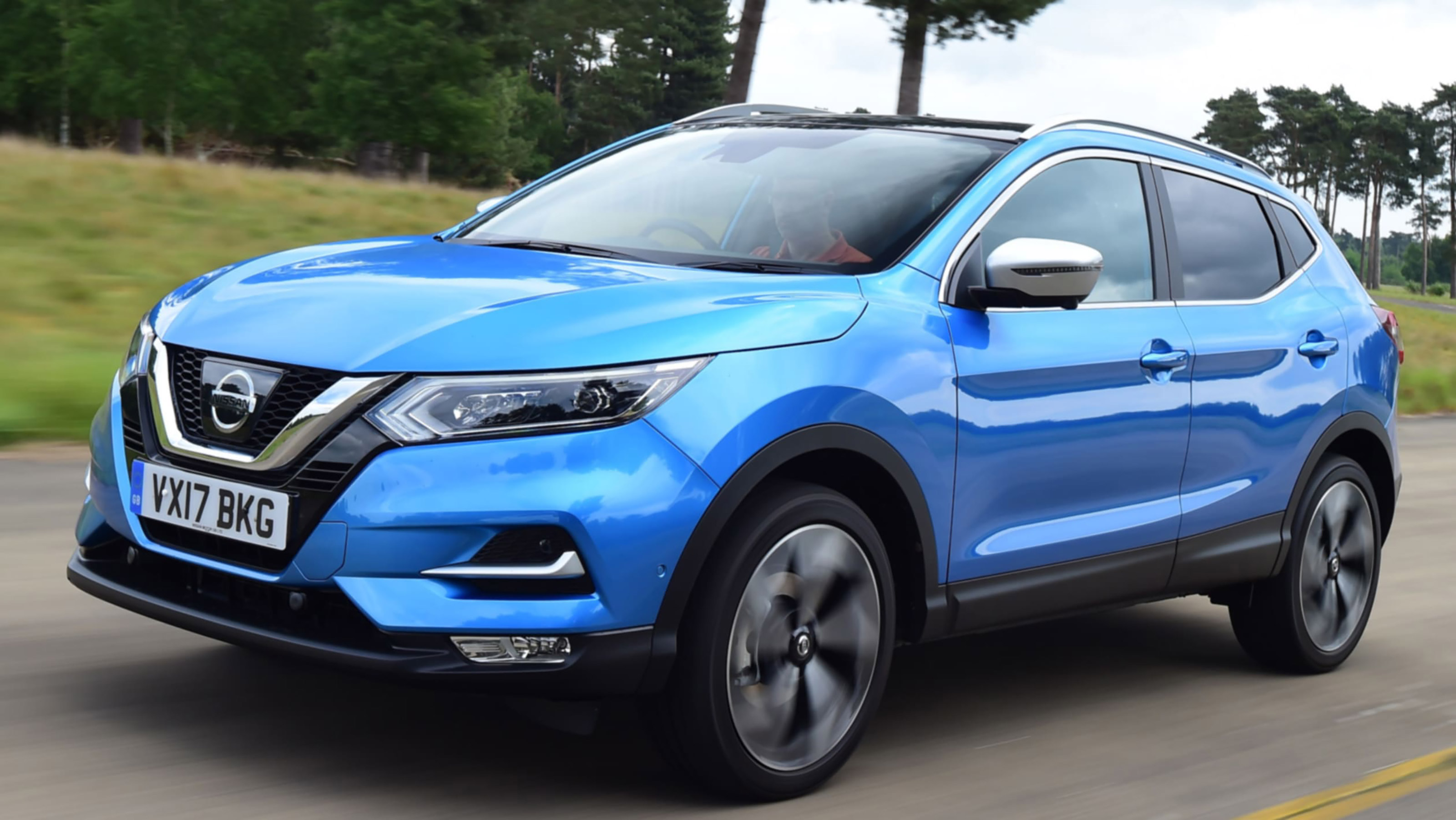 Used Nissan Qashqai Mk2 - front action