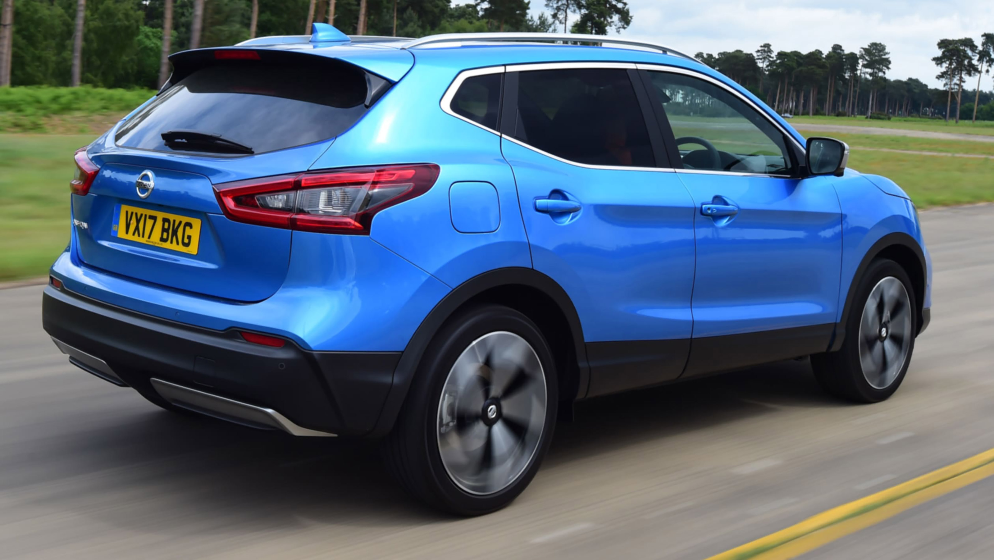Used Nissan Qashqai Mk2 - rear action